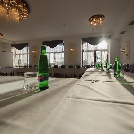 Hotel Petrin 捷克贾布朗尼城 外观 照片