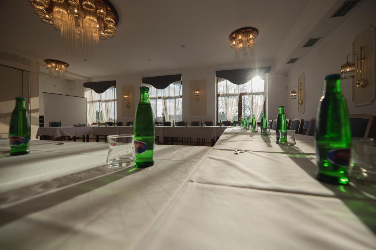 Hotel Petrin 捷克贾布朗尼城 外观 照片