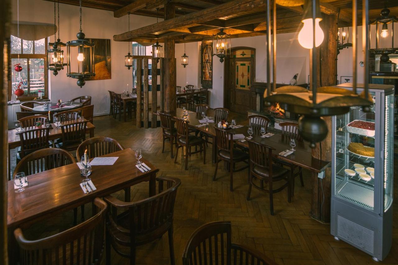 Hotel Petrin 捷克贾布朗尼城 外观 照片